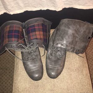 Combat boots that fold down